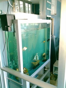 pecera, vidrio 1/2" forrada con angulo de 1 1/2"