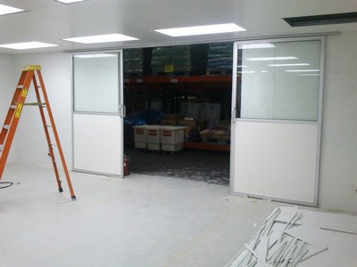 puertas corredizas con vidrio 1/4 y melamina blanca 